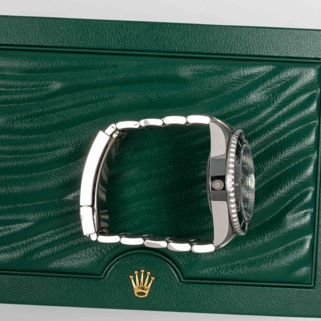 Rolex Sea-Dweller 126600 Image 7